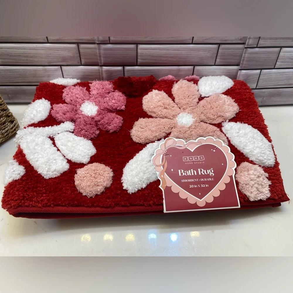 XOXO Home Studio ❤️Floral Cozy Bath Rug 20x32” NWT